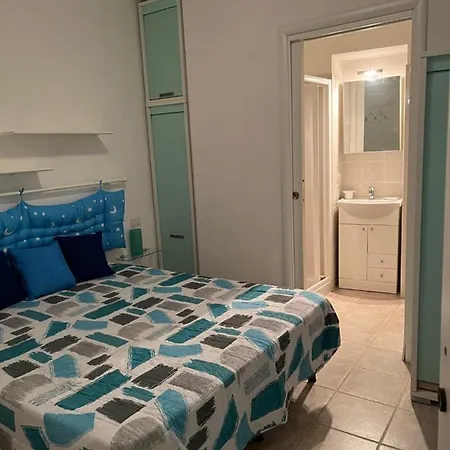 La Torretta A San Terenzo Pensión 3*