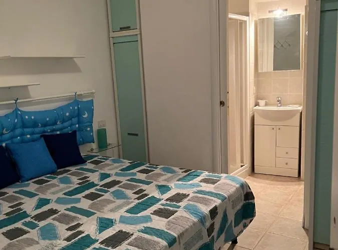 La Torretta A San Terenzo Pensión 3*